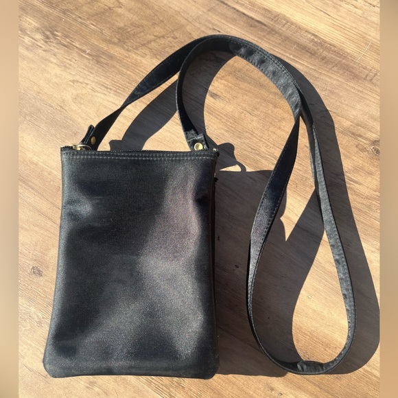 3-Pocket Crossbody - Picture 4 of 4